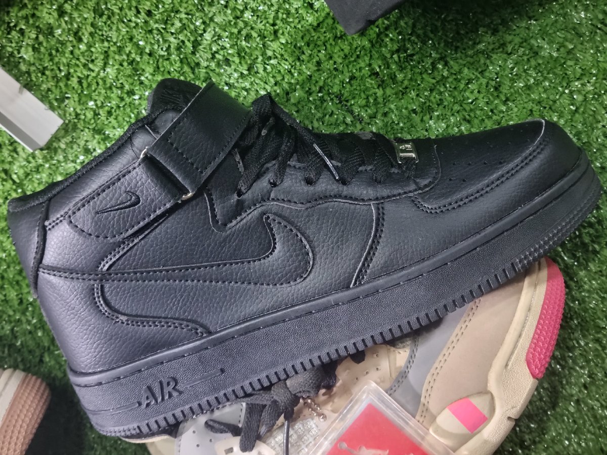 Shoe